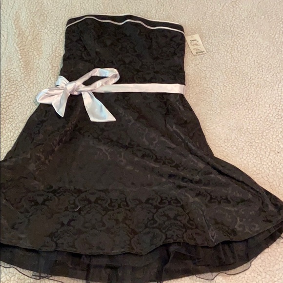 A List: Strapless Black dress sz 12 - Picture 2 of 8